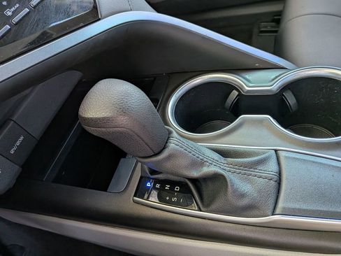 Used 2021 Toyota Camry LE image 24