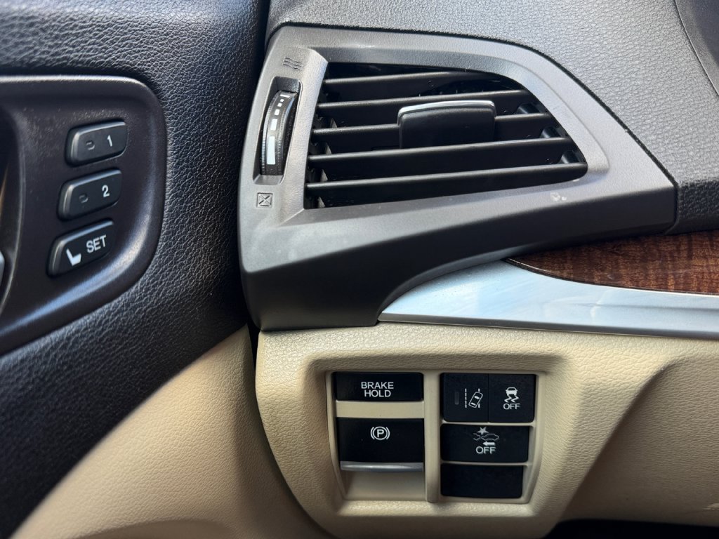 Used 2017 Acura MDX SH-AWD image 23