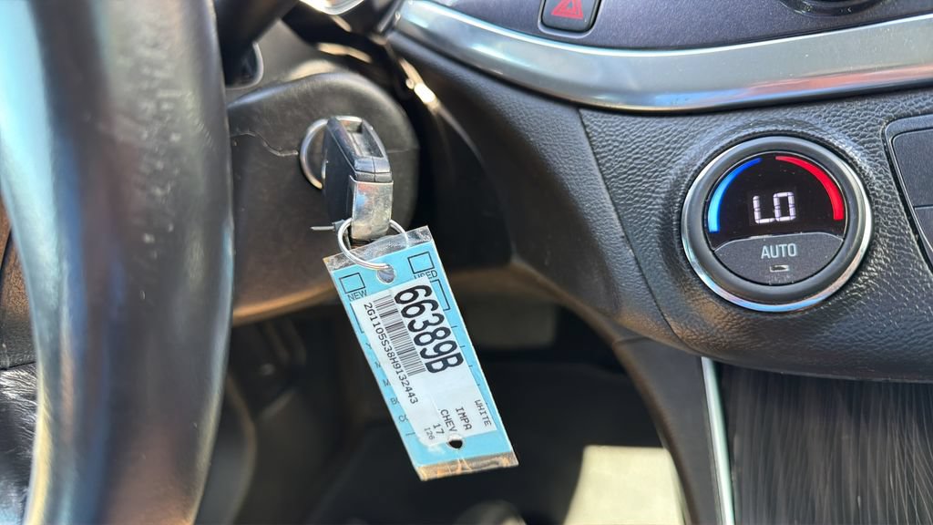 Used 2017 Chevrolet Impala LT FWD image 31