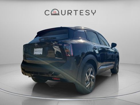 New 2026 Nissan Kicks SV image 4