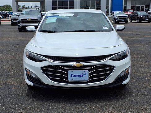 Used 2024 Chevrolet Malibu LT FWD image 2