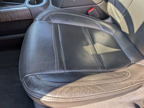 Used 2022 GMC Sierra 3500 Denali w/ Denali Ultimate Package image 25