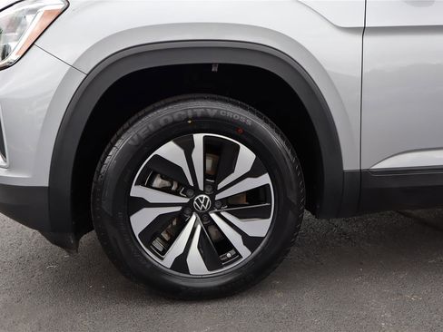 Certified 2024 Volkswagen Atlas SE AWD/4WD image 10