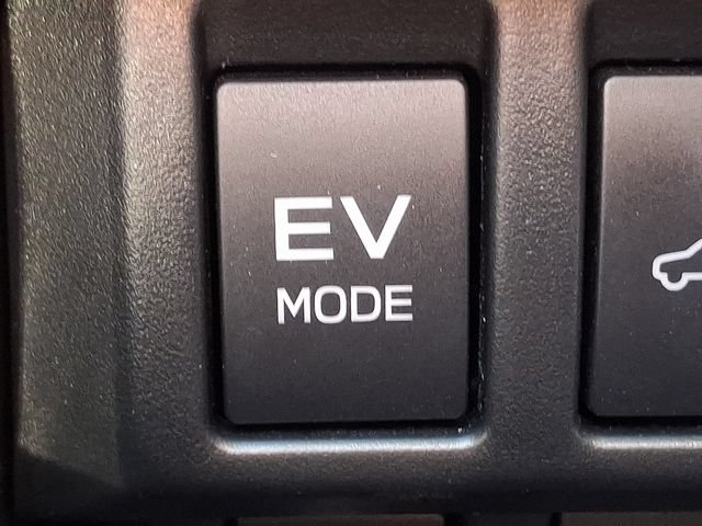 Used 2025 Subaru Forester Limited AWD/4WD image 28