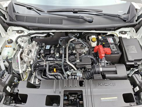 Certified 2025 Nissan Kicks SR image 28