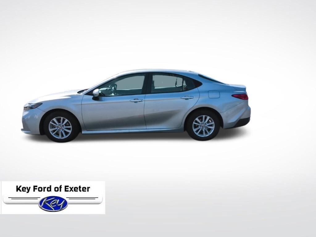 Used 2025 Toyota Camry LE FWD image 9