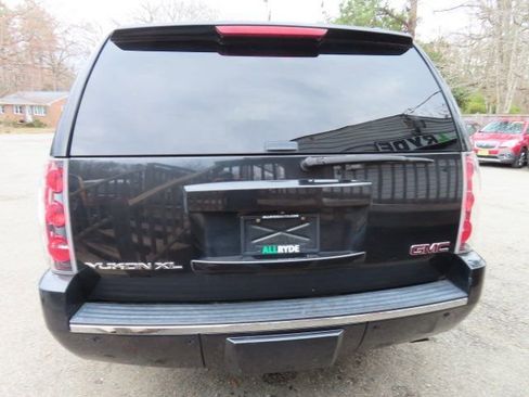 Used 2013 GMC Yukon XL Denali image 7