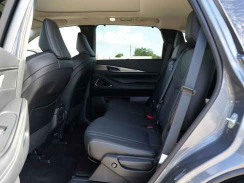 Certified 2026 INFINITI QX60 Luxe w/ Cargo Package AWD/4WD image 19