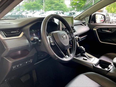 Used 2020 Toyota RAV4 Limited w/ Limited Grade Weather Package AWD/4WD image 16