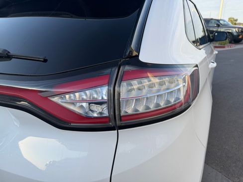Used 2017 Ford Edge SE FWD image 30