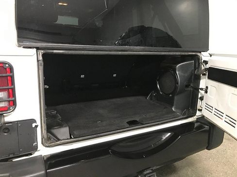 Used 2014 Jeep Wrangler Unlimited Sahara image 30