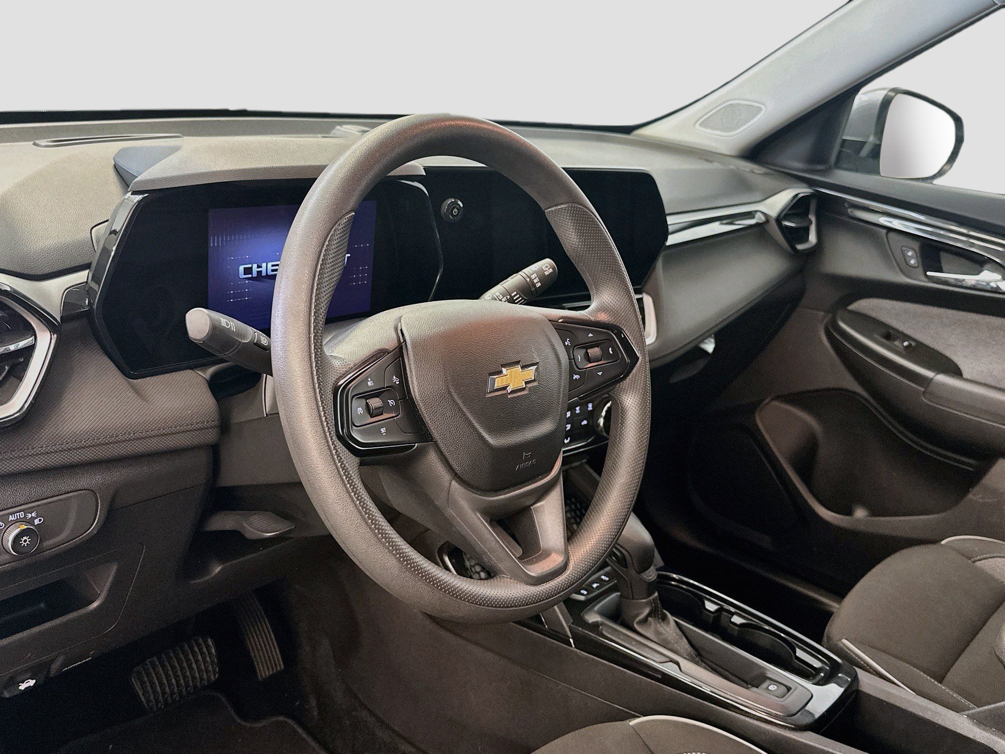 Used 2025 Chevrolet TrailBlazer LT AWD/4WD image 18