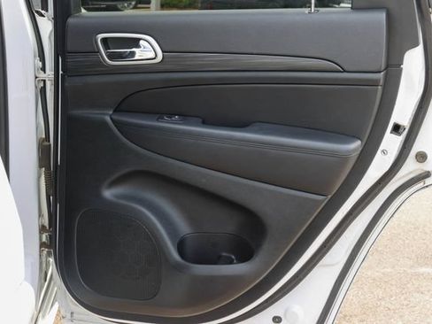 Used 2022 Jeep Grand Cherokee Laredo X AWD/4WD image 17