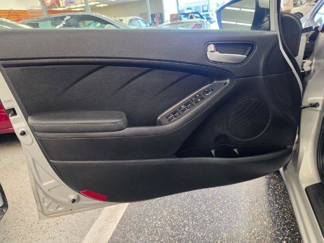 Used 2018 Kia Forte LX w/ LX Rear Camera Package FWD image 29