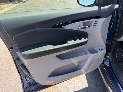 Used 2019 Honda Pilot Touring image 13