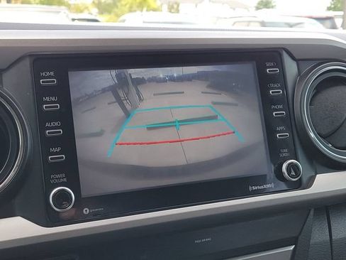 Used 2020 Toyota Tacoma SR5 RWD image 17