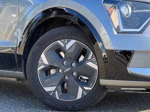 Certified 2025 Kia Niro Wind w/ Wind Preserve Package image 2