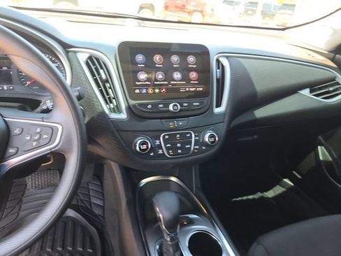 Used 2024 Chevrolet Malibu LT FWD image 11