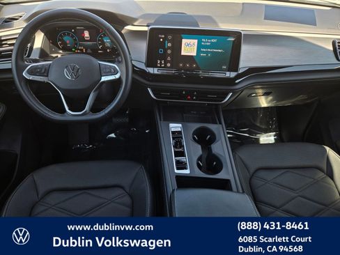 Used 2024 Volkswagen Atlas Cross Sport SE FWD image 14