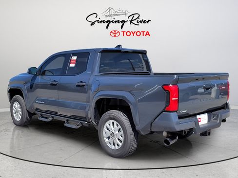 Used 2024 Toyota Tacoma SR5 AWD/4WD image 5