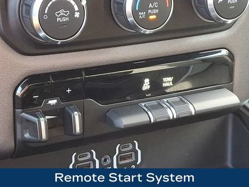 Used 2020 RAM 1500 Big Horn AWD/4WD image 16