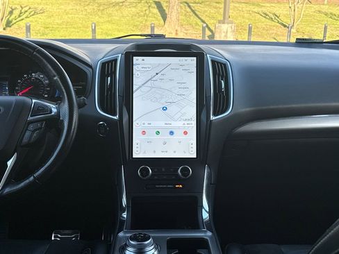 Used 2022 Ford Edge ST image 17