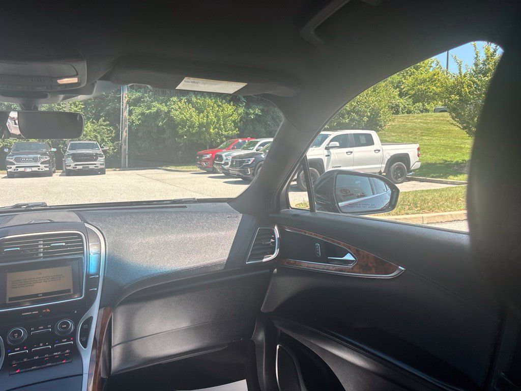 Used 2019 Lincoln Nautilus Select AWD/4WD image 31