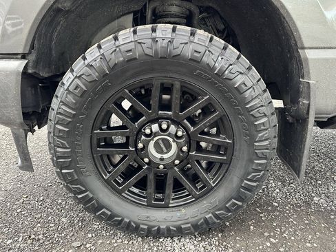 Used 2025 Ford F250 Platinum image 16