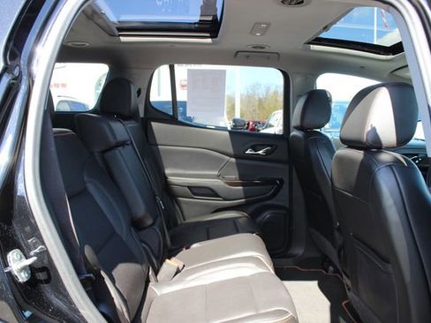 Used 2021 GMC Acadia AT4 image 32