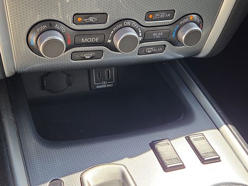 Used 2019 Nissan Pathfinder SL AWD/4WD image 20