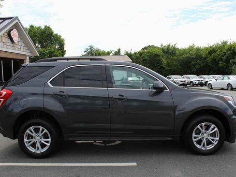 Used 2017 Chevrolet Equinox LT FWD image 4
