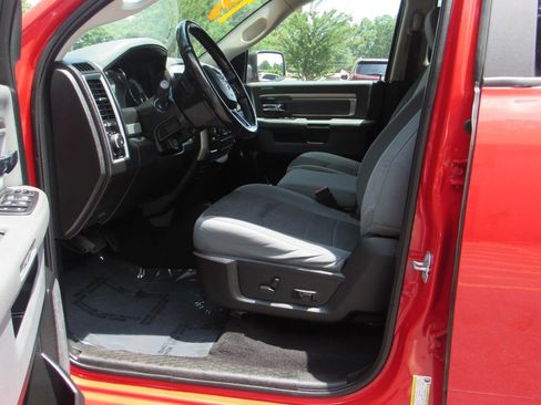 Used 2019 RAM 1500 Big Horn RWD image 9