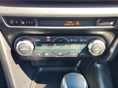 Used 2017 MAZDA MAZDA3 Grand Touring w/ Premium Equipment Package FWD image 22