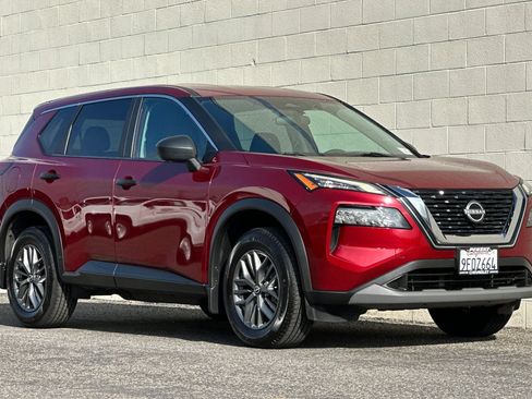 Used 2023 Nissan Rogue S FWD image 2