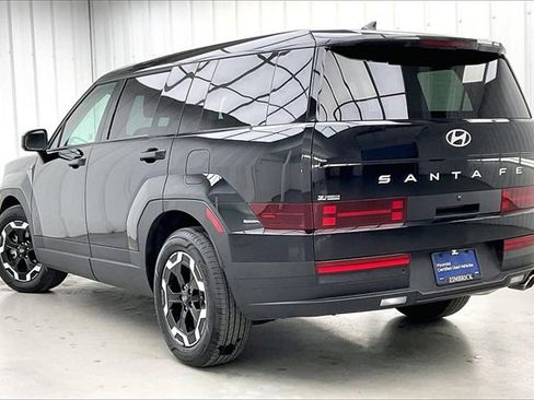 Certified 2025 Hyundai Santa Fe SE image 11