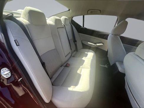Used 2025 Nissan Altima 2.5 SV FWD image 22