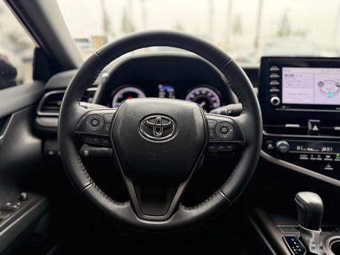 Used 2024 Toyota Camry SE w/ Convenience Package image 16