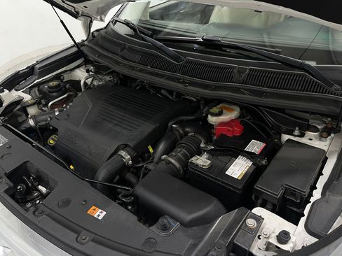 Used 2016 Ford Explorer Platinum image 28