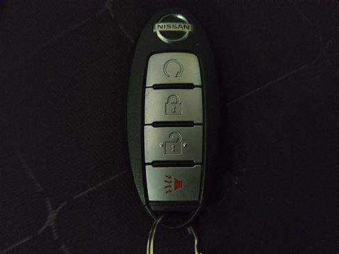 Used 2018 Nissan Kicks SV image 32