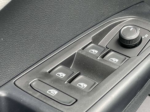 New 2026 Volkswagen Taos S FWD image 15