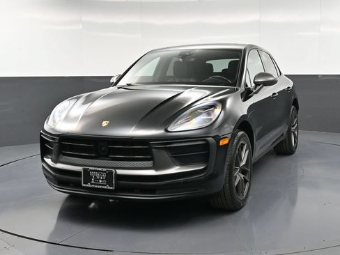 Certified 2023 Porsche Macan Turbo AWD/4WD image 6