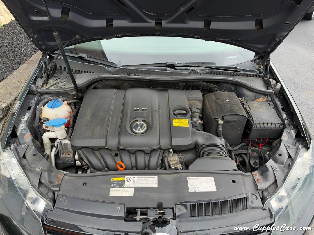 Used 2013 Volkswagen Golf 4-Door FWD image 12