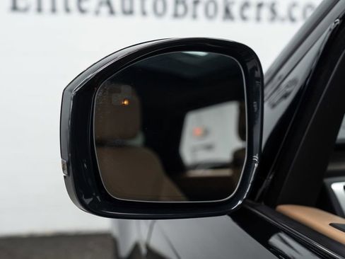 Used 2023 Land Rover Discovery S R-Dynamic image 58