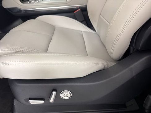 New 2025 Lincoln Navigator Reserve image 15