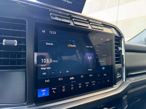 Used 2024 Ford F250 Lariat w/ Sport Appearance Package image 27