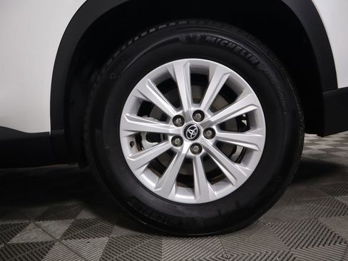 Used 2024 Toyota Grand Highlander XLE image 31