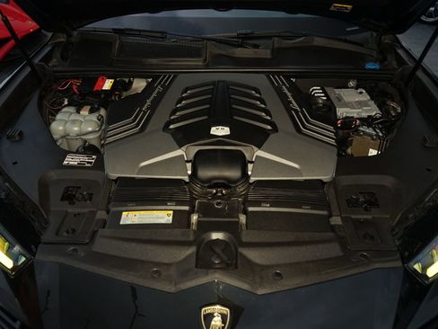 Used 2019 Lamborghini Urus image 37