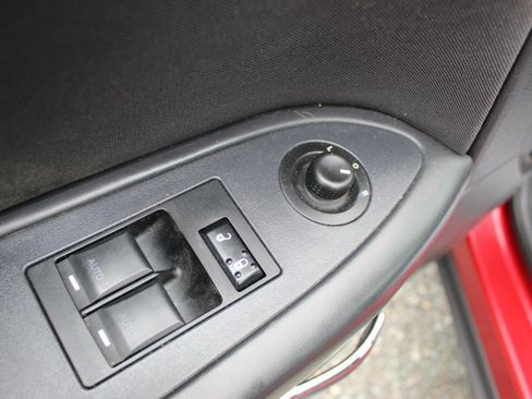 Used 2010 Dodge Challenger SE RWD image 16