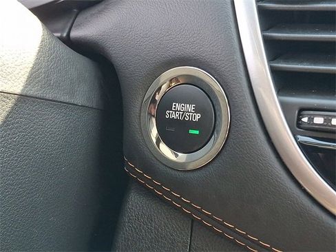 Certified 2022 Chevrolet Trax LT w/ LT Convenience Package image 27