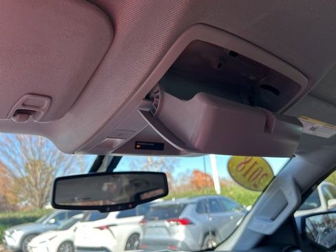 Used 2018 Chevrolet Silverado 1500 LT image 27